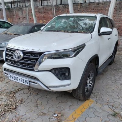 Toyota Fortuner AT
