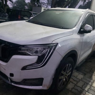 Mahindra XUV 700 AX7 DSL 4WD DIESEL AUTOMATIC SUNROOF TOP VARIANT