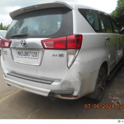 Toyota Innova Crysta 2.4 Z DIESEL MT