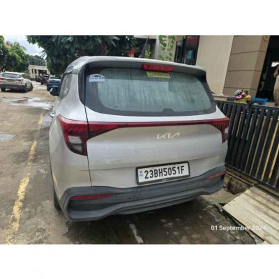 KIA CARENS G1.5 PREMIUM 7 PETROL MT