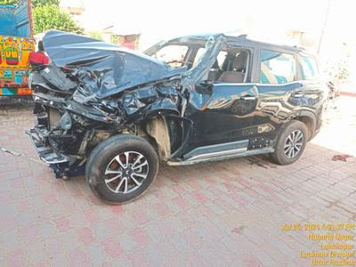 MAHINDRA Scorpio N Z8 DIESEL MT SUNROOF TOP VARIANT