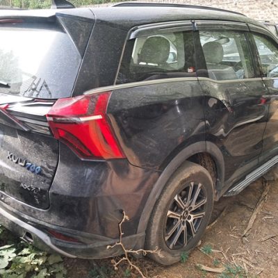 Mahindra XUV 700 AX7 DIESEL AUTOMATIC SUNROOF TOP VARIANT