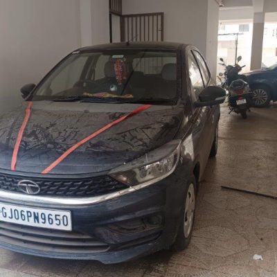 TATA TIAGO REVOTRON XT PETROL MT