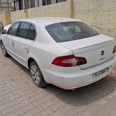 SKODA SUPERB PETROL AUTOMATIC SUNROOF