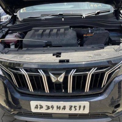 Mahindra XUV 700 AX5 7STR PETROL MT SUNROOF