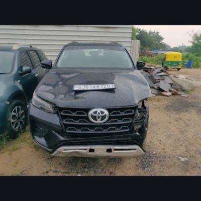 TOYOTA FORTUNER 4 BY 4