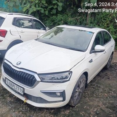 Skoda Slavia Style 1.5 TSI PETROL AUTOMATIC SUNROOF TOP VARIANT