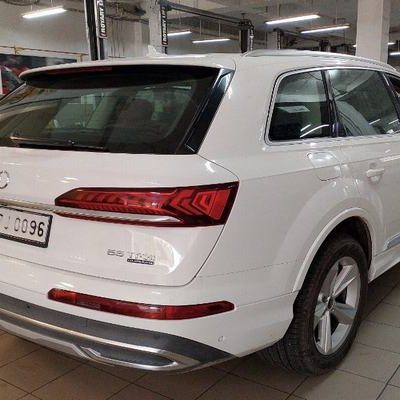 AUDI Q7 PETROL AUTOMATIC SUNROOF