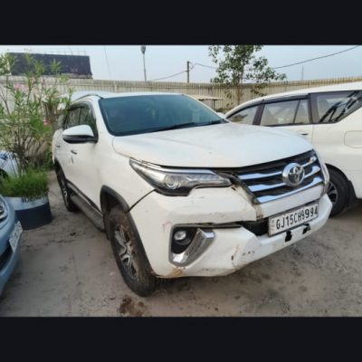 TOYOTA FORTUNER 2.8 2WD