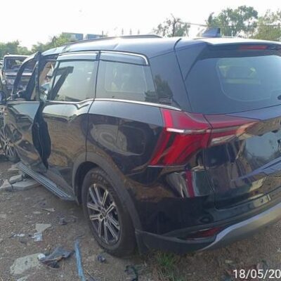 Mahindra XUV 700 DIESEL AUTOMATIC SUNROOF