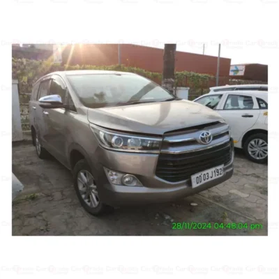 TOYOTA INNOVA CRYSTA 2.8Z