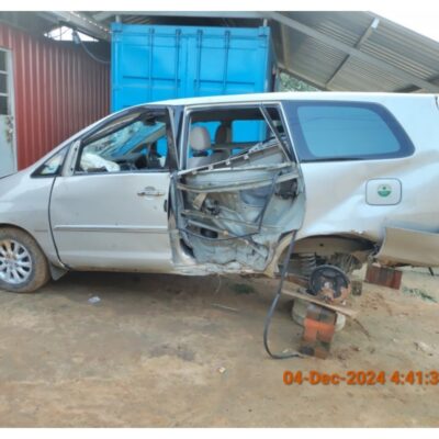 Toyota Innova 2.5 V DIESEL MT