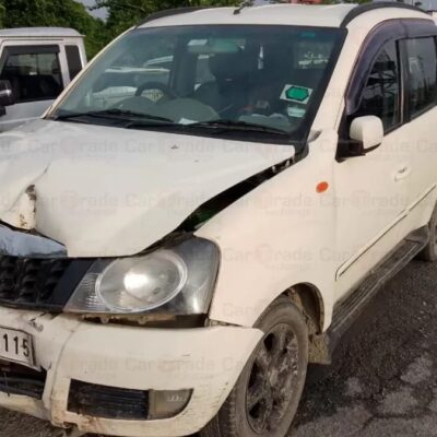 Mahindra QUANTO DIESEL AUTOMATIC SUNROOF