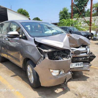 TOYOTA INNOVA CRYSTA 2.8G