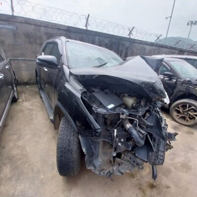 TOYOTA FORTUNER MT