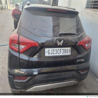 Mahindra XUV 300 W8 O DS BS6 DIESEL MT SUNROOF TOP VARIANT