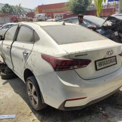 Hyundai VERNA 1.6 SX (O) PETROL MT SUNROOF TOP VARIANT