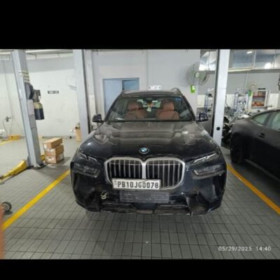 BMW X7 PETROL AUTOMATIC SUNROOF