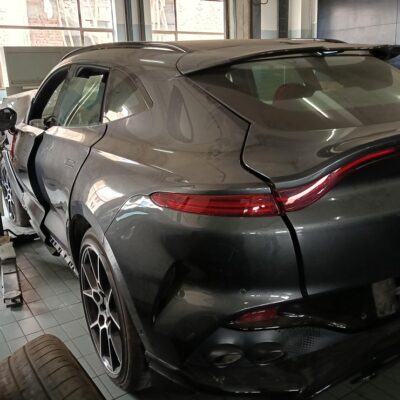 ASTON MARTIN DBX 707