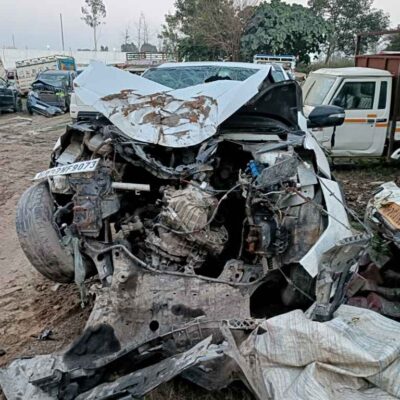 MAHINDRA XUV 700 AX3 7 STR DIESEL MT