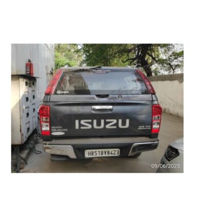 ISUZU V CROSS HIGH DIESEL MT