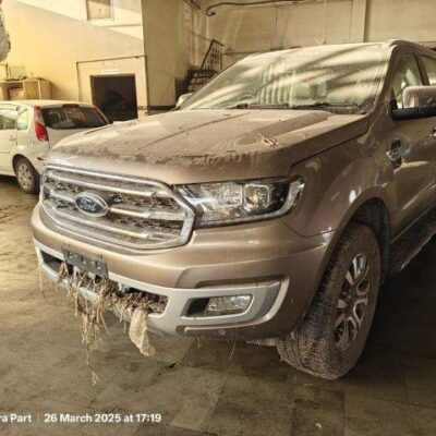 FORD ENDEAVOUR 2.2 TITANIUM PLUS 4X4 DIESEL AUTOMATIC SUNROOF TOP VARIANT