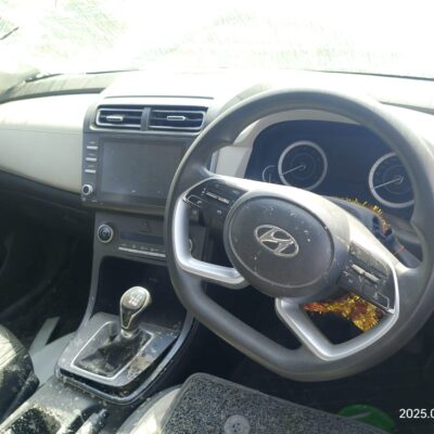 HYUNDAI CRETA PETROL MT