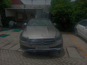MERCEDES BENZ E-CLASS-220D EXCLUSIVE.