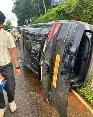 MAHINDRA XUV 700