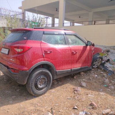 M & M XUV 300 1.5 W6