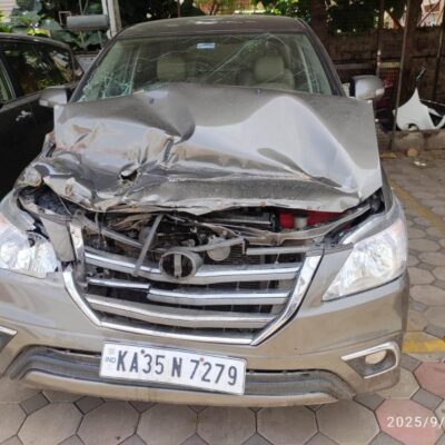 TOYOTA INNOVA 2.5 V (E3) 2015