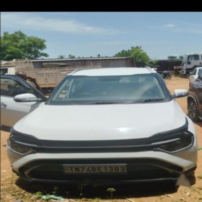 Kia Carens G1.5 6MT PRESTIGE 7