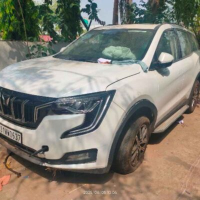 Mahindra XUV700 AX7 PET AT 7 SEATER