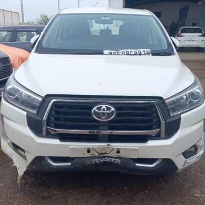 Toyota Innova Crysta 2.4 V BSIV