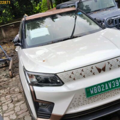 Mahindra XUV400 EL 39.4 (O)