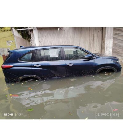 MARUTI SUZUKI INVICTO STRONG HYBRID ALPHA PLUS PETROL AUTOMATIC SUNROOF TOP VARIANT