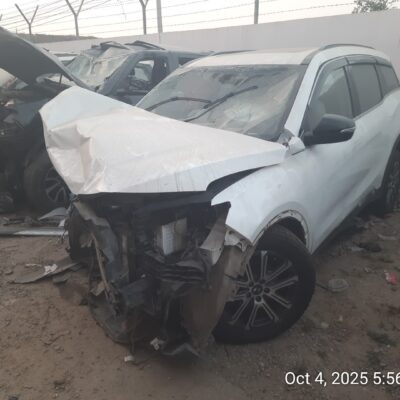 Mahindra XUV700 AX5 DSL AT 7 SEATER