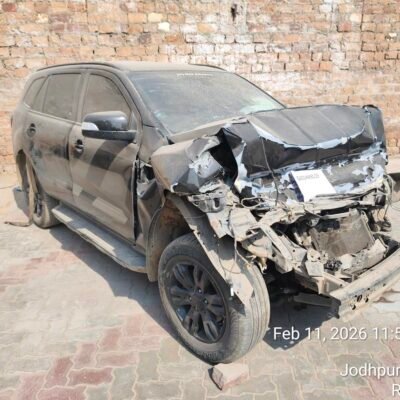 Ford Endeavour 3.2L TITANIUM 4