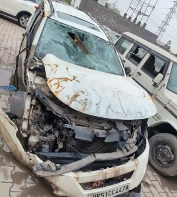 Mahindra XUV500 FWD W9 AT