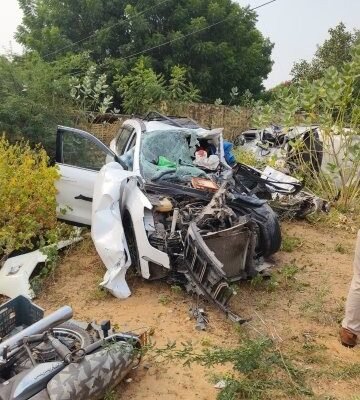 Mahindra XUV700 AX7 DSL MT 7 SEATER